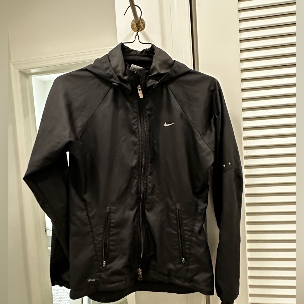 Light weight rain jacket